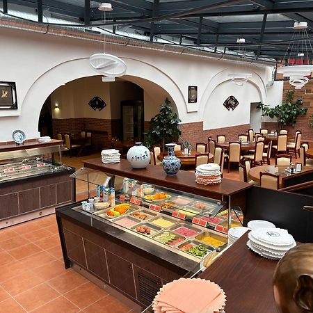 Vip Apartments Bratislava Luaran gambar