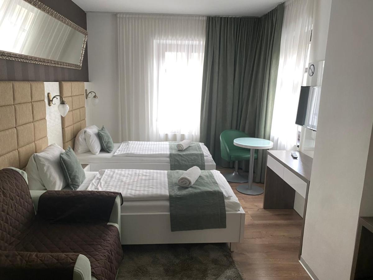 Vip Apartments Bratislava Luaran gambar