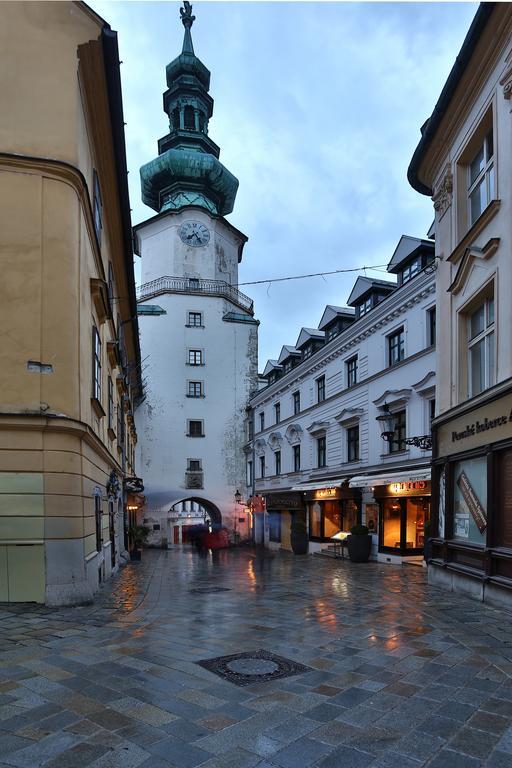 Vip Apartments Bratislava Luaran gambar