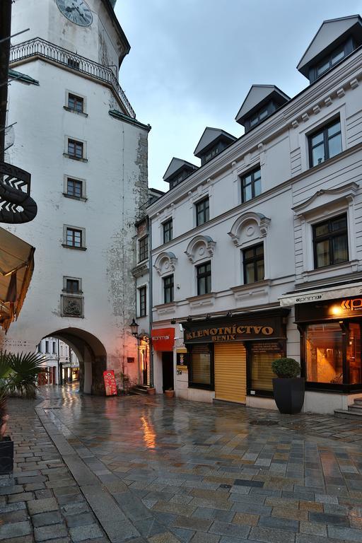 Vip Apartments Bratislava Luaran gambar