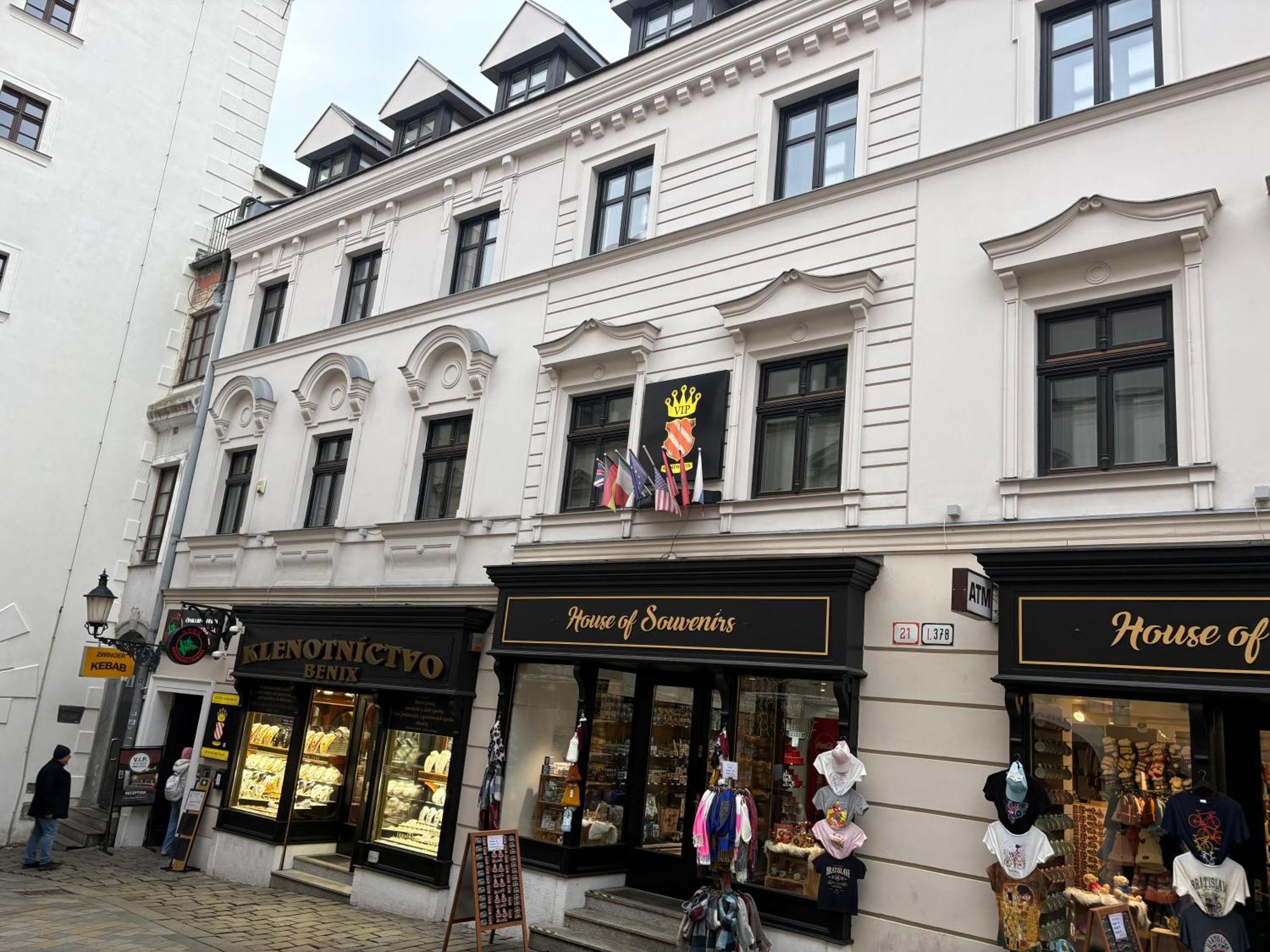 Vip Apartments Bratislava Luaran gambar