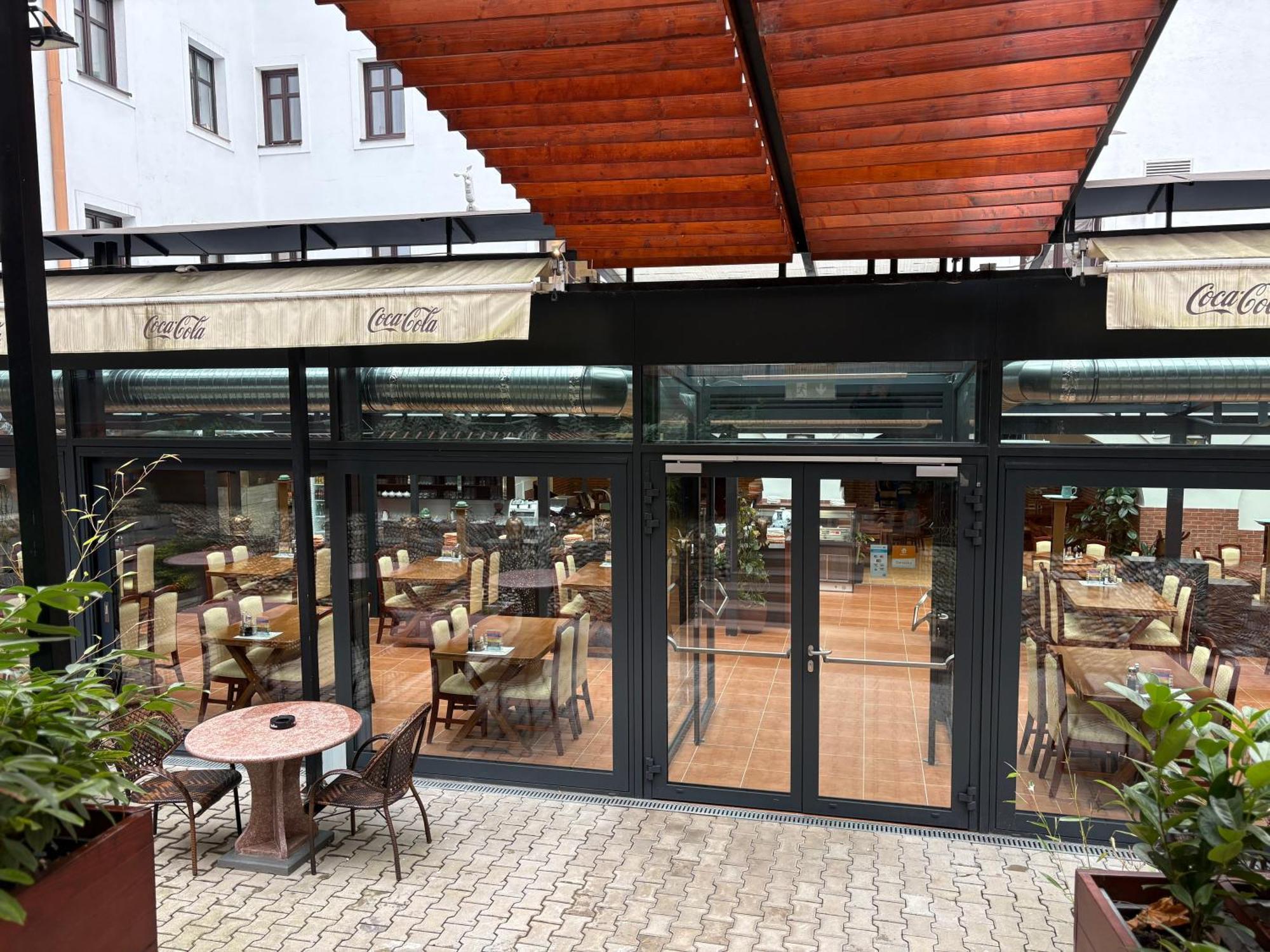 Vip Apartments Bratislava Luaran gambar