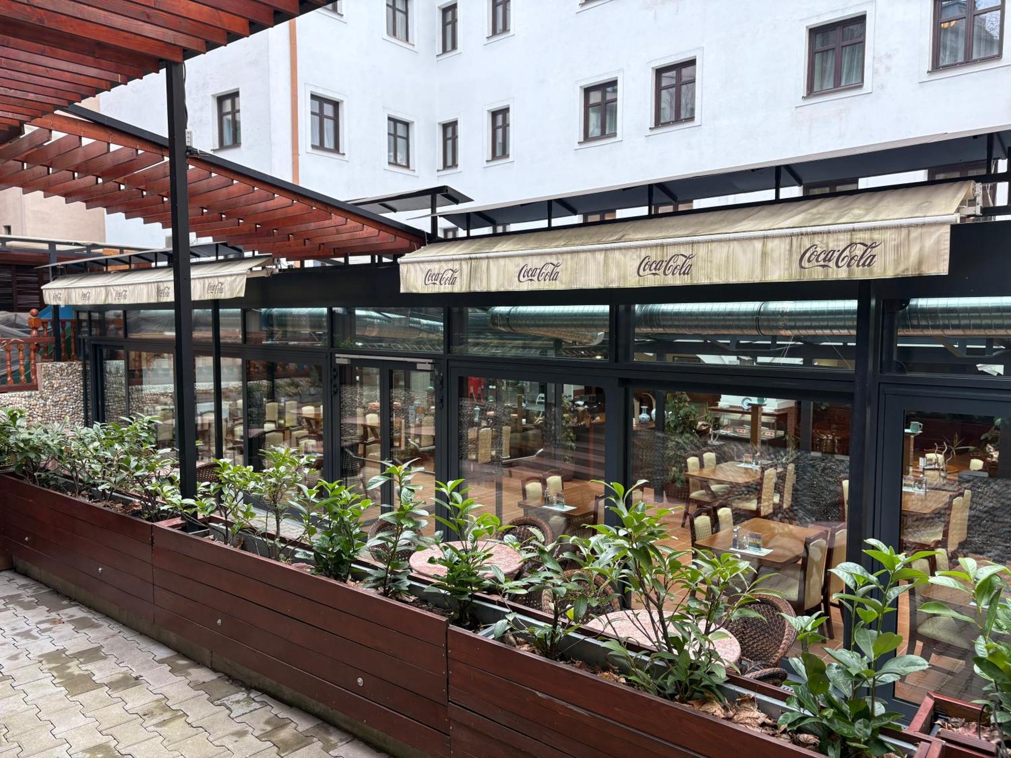 Vip Apartments Bratislava Luaran gambar