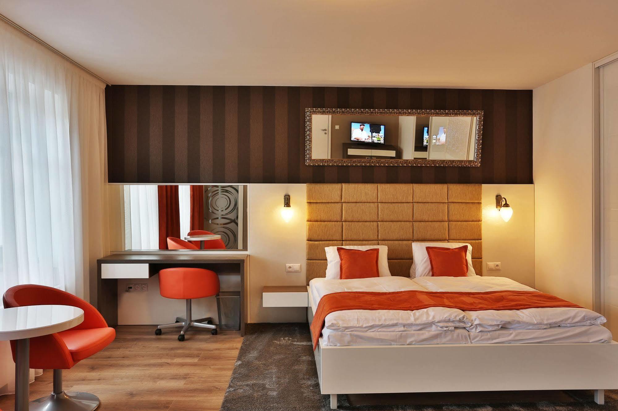 Vip Apartments Bratislava Luaran gambar